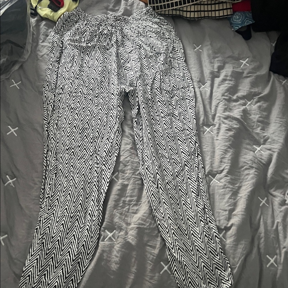New Look Black and White Chevron Joggers